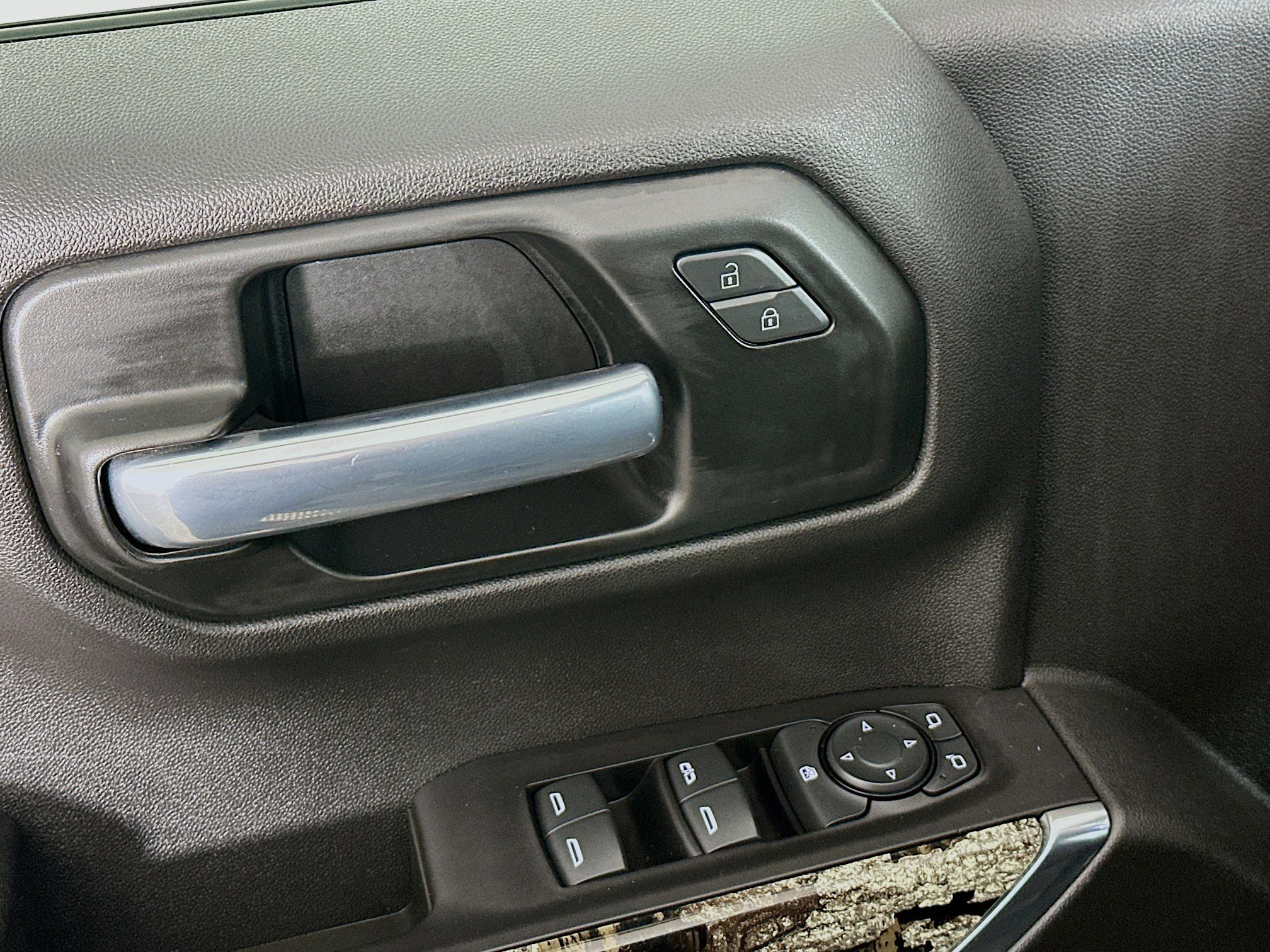 Used 2021 Chevrolet Silverado 1500 Custom Trail Boss w/ Realtree Special Edition image 15