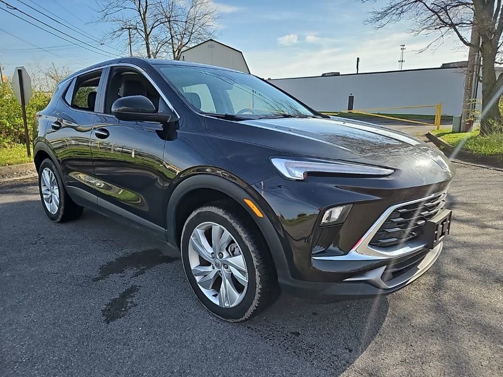 Used 2025 Buick Encore GX Preferred image 2