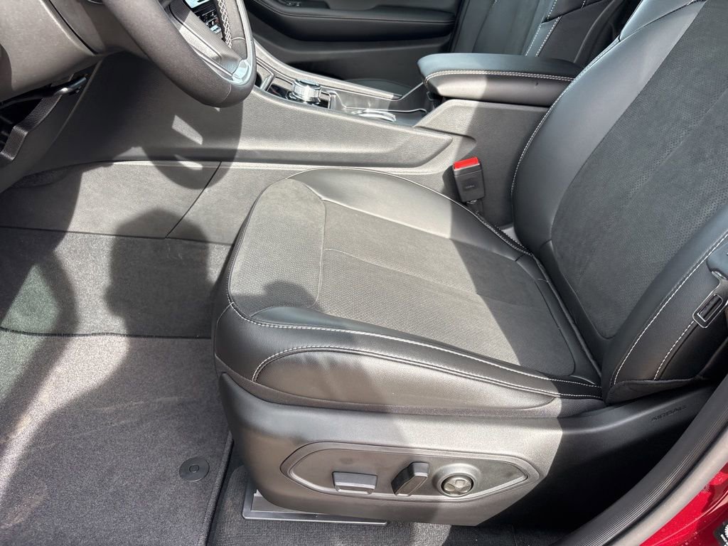 New 2025 Jeep Grand Cherokee Altitude image 15