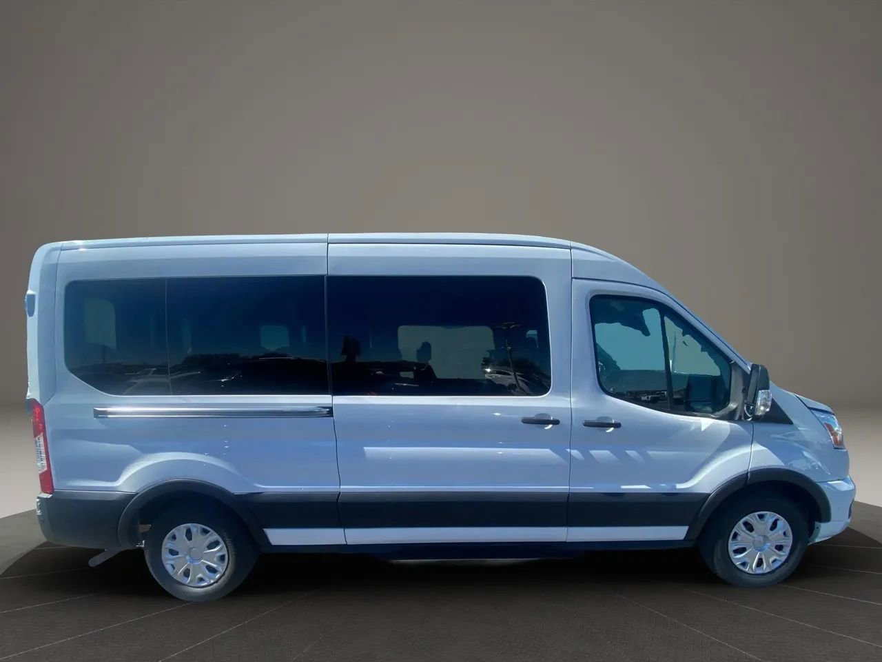 Used 2021 Ford Transit 350 XLT image 7