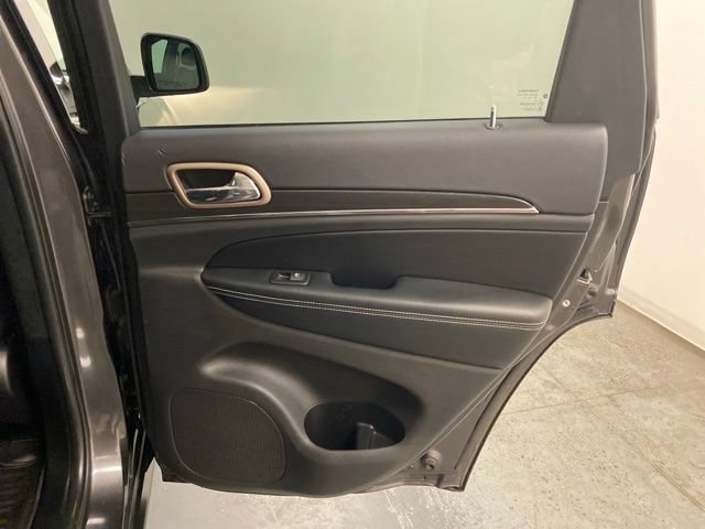 Used 2017 Jeep Grand Cherokee Limited AWD/4WD image 29