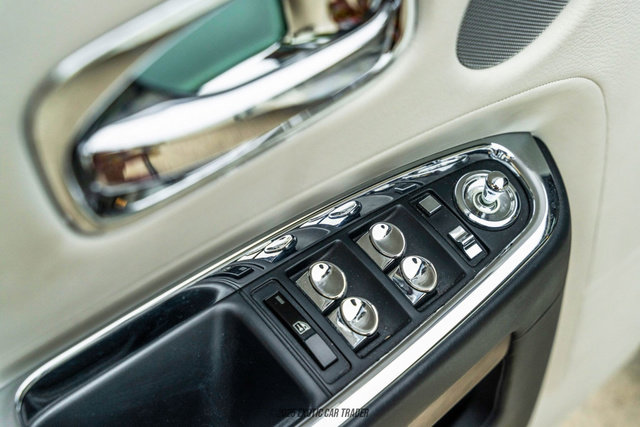 Used 2015 Rolls-Royce Ghost image 34