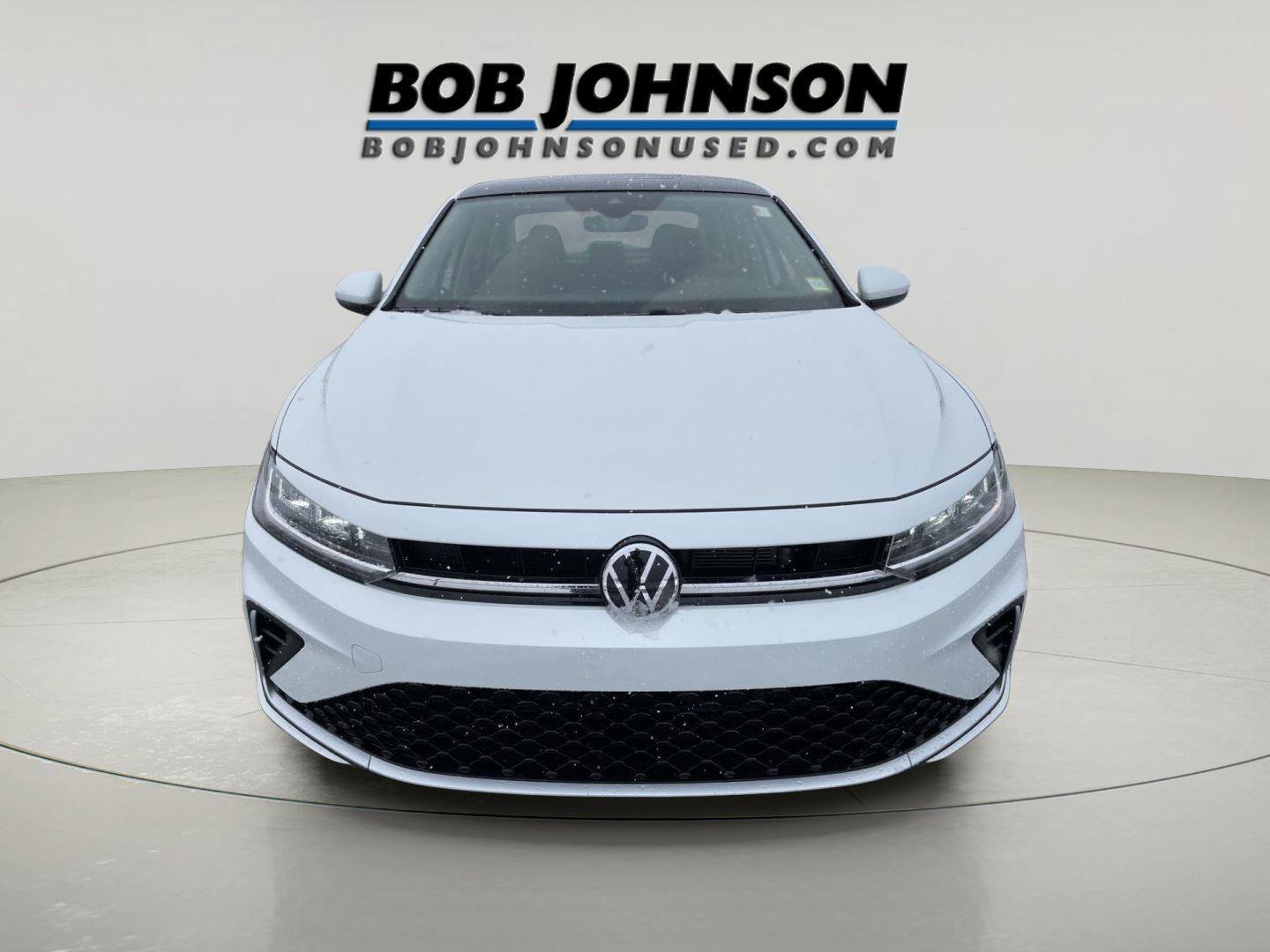 Used 2025 Volkswagen Jetta SE w/ Sunroof Package image 2