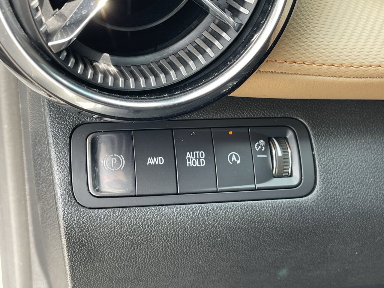 Used 2025 Chevrolet Equinox ACTIV w/ Convenience Package III AWD/4WD image 26