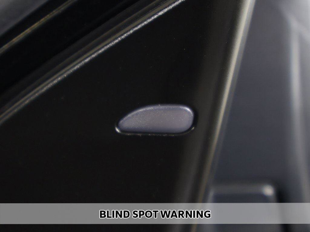 Used 2018 Nissan Rogue Sport SL w/ SL Premium Package image 5