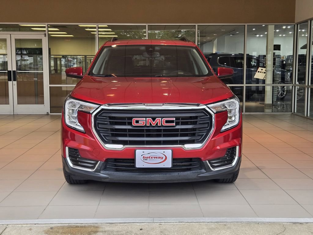 Used 2022 GMC Terrain SLE w/ Driver Convenience Package FWD image 2