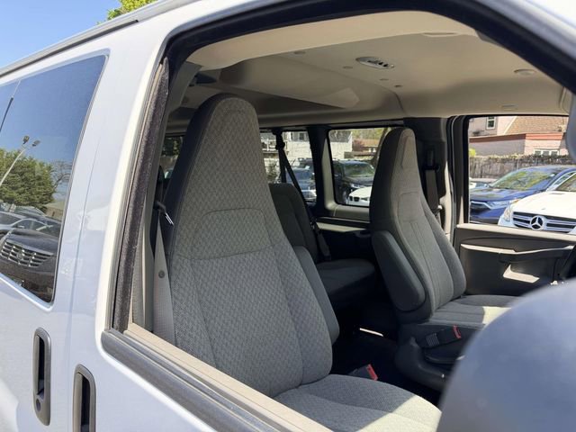 Used 2025 GMC Savana 3500 LT w/ LT Preferred Equipment Group RWD image 19