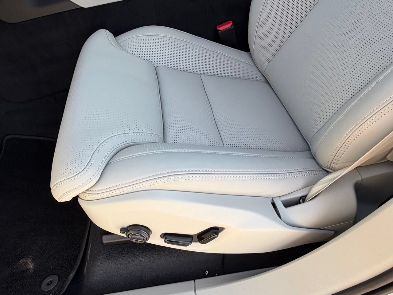 New 2027 Volvo XC90 B6 Ultra AWD/4WD image 18