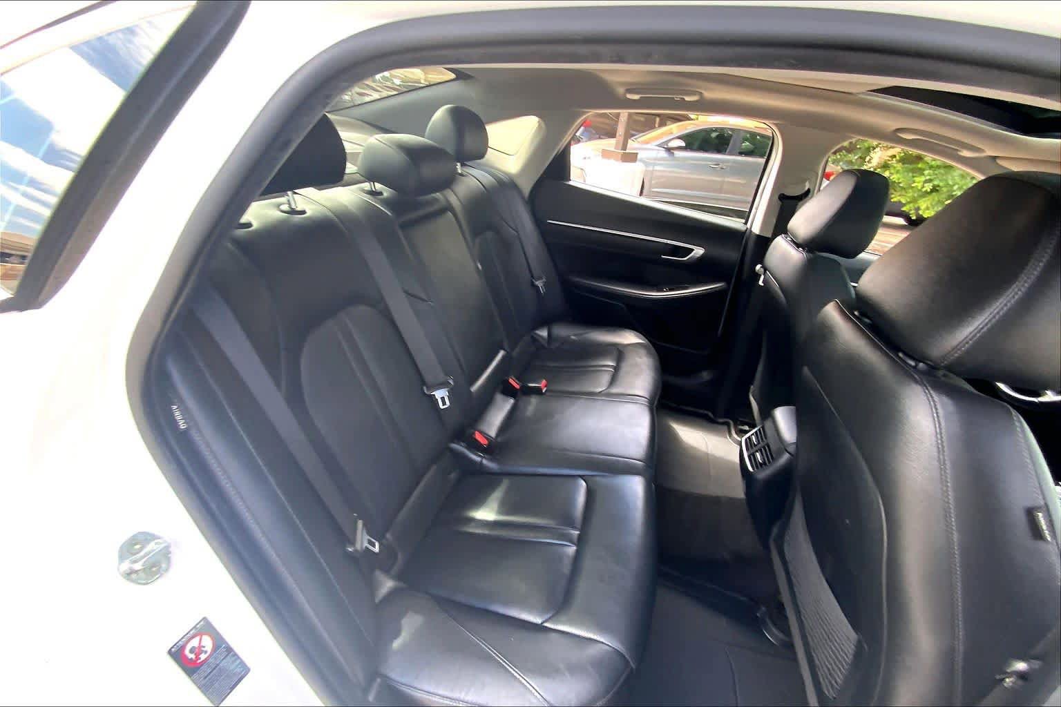 Used 2022 Hyundai Sonata Limited w/ Preferred Accessory Package FWD image 20