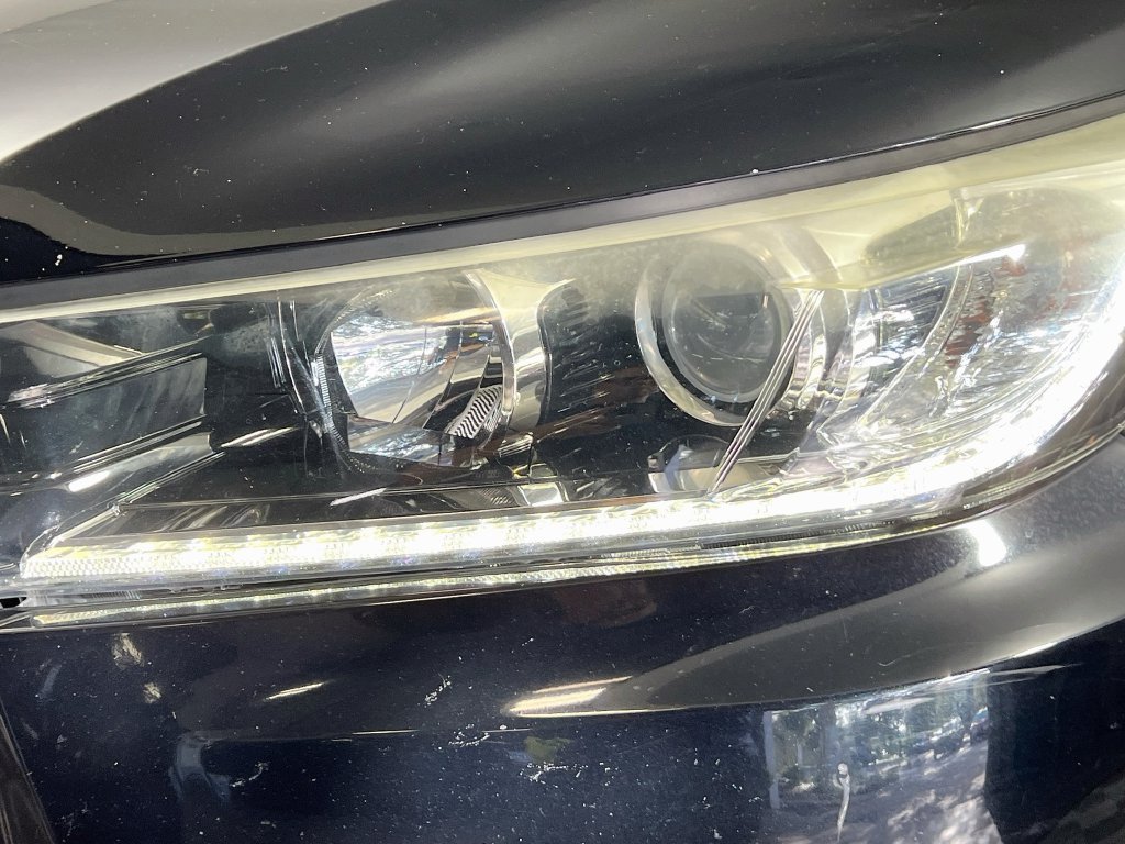 Used 2018 Toyota Highlander SE w/ Carpet Mat Package (TMS) AWD/4WD image 9