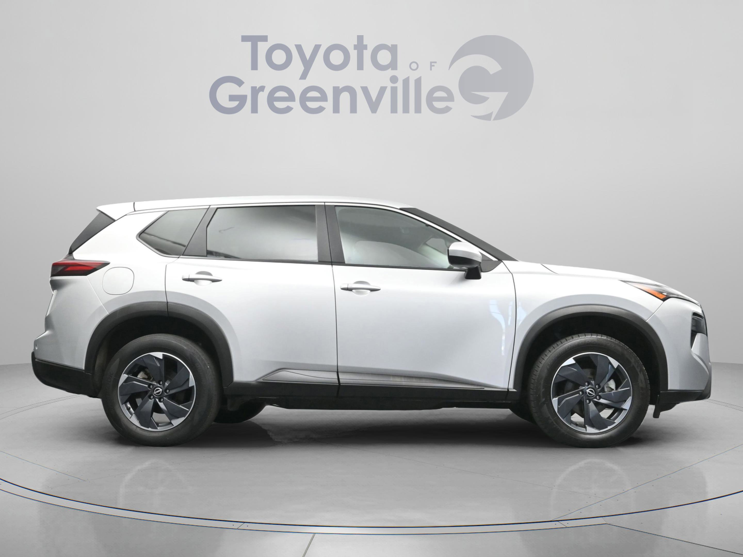 Used 2024 Nissan Rogue SV image 17