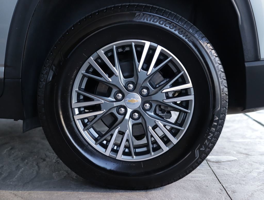 Used 2024 Chevrolet Traverse LT image 39