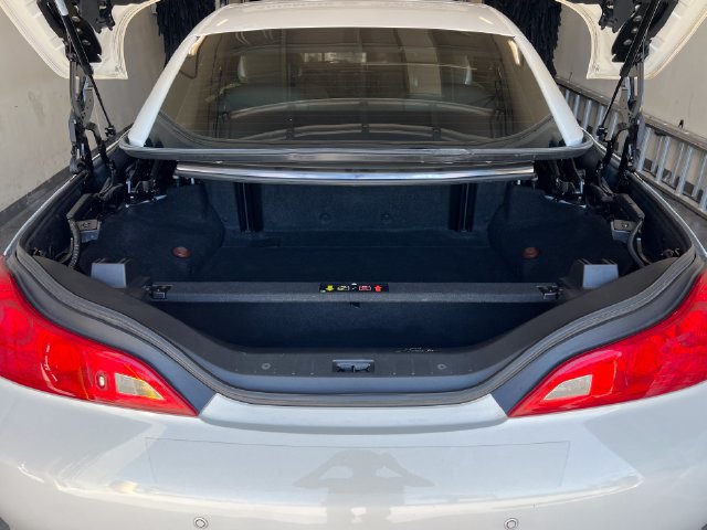Used 2014 INFINITI Q60 Convertible w/ Premium Package RWD image 18
