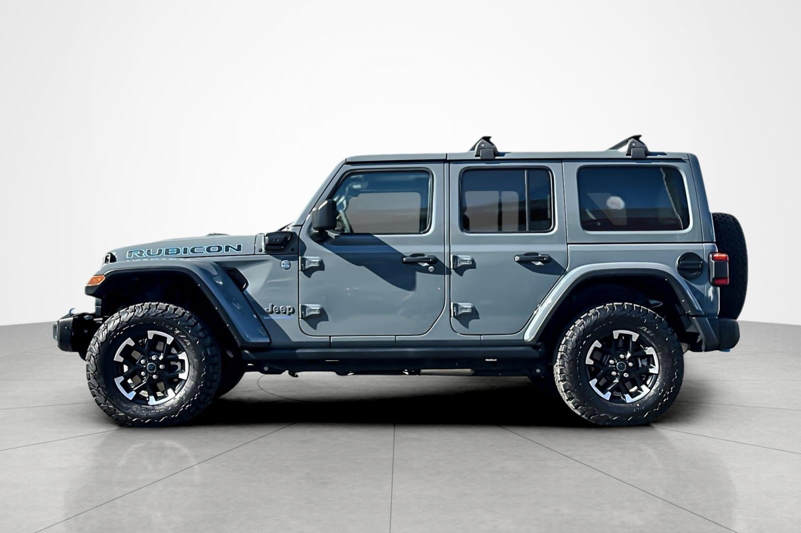 Used 2024 Jeep Wrangler Unlimited Rubicon 4xe AWD/4WD image 2