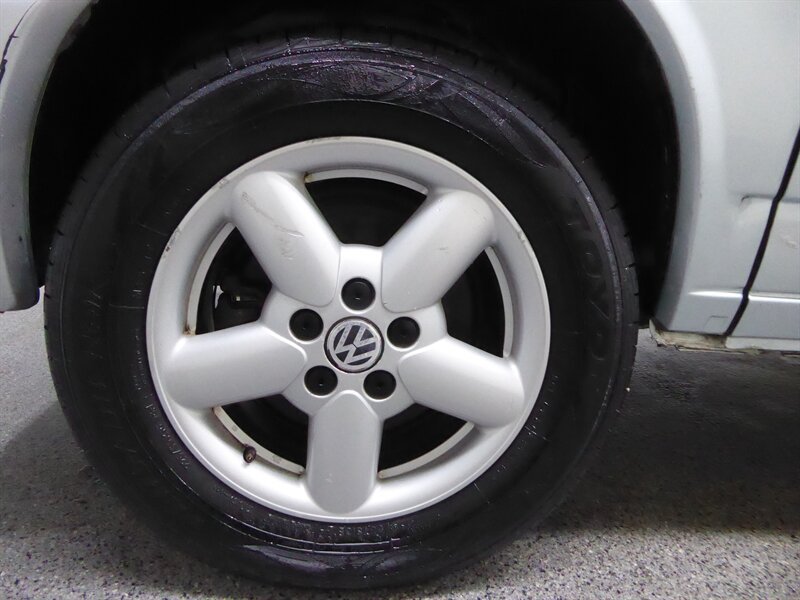 Used 2002 Volkswagen Eurovan MV FWD image 26