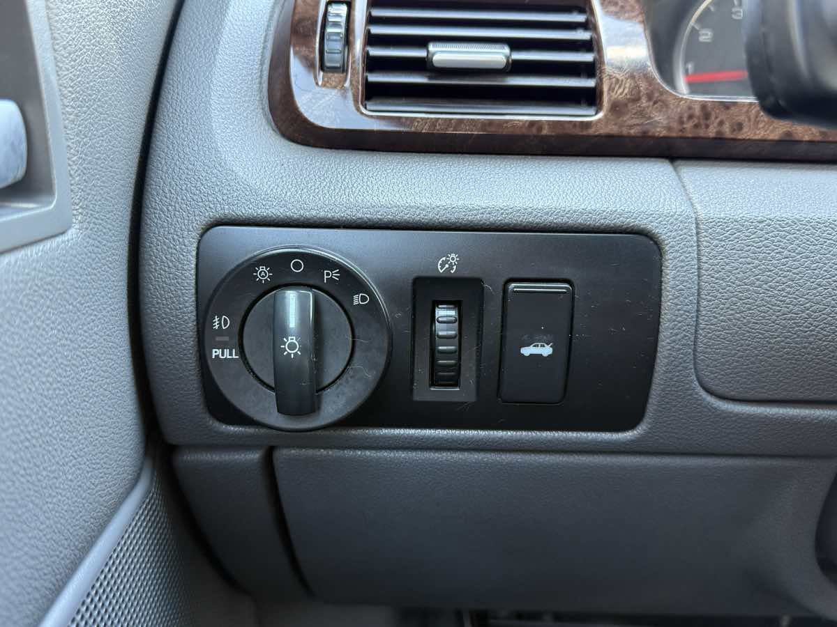 Used 2005 Ford Five Hundred SEL AWD/4WD image 20