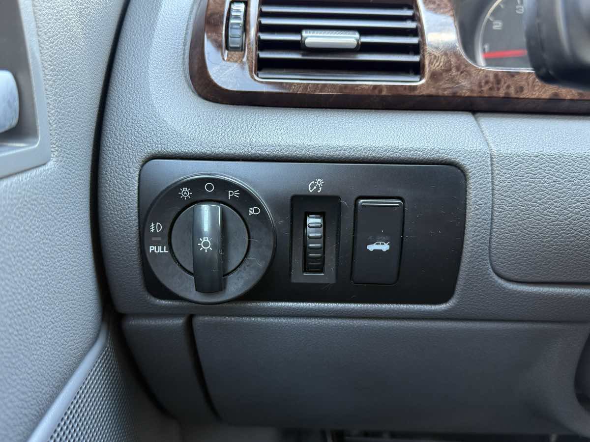 Used 2005 Ford Five Hundred SEL image 20