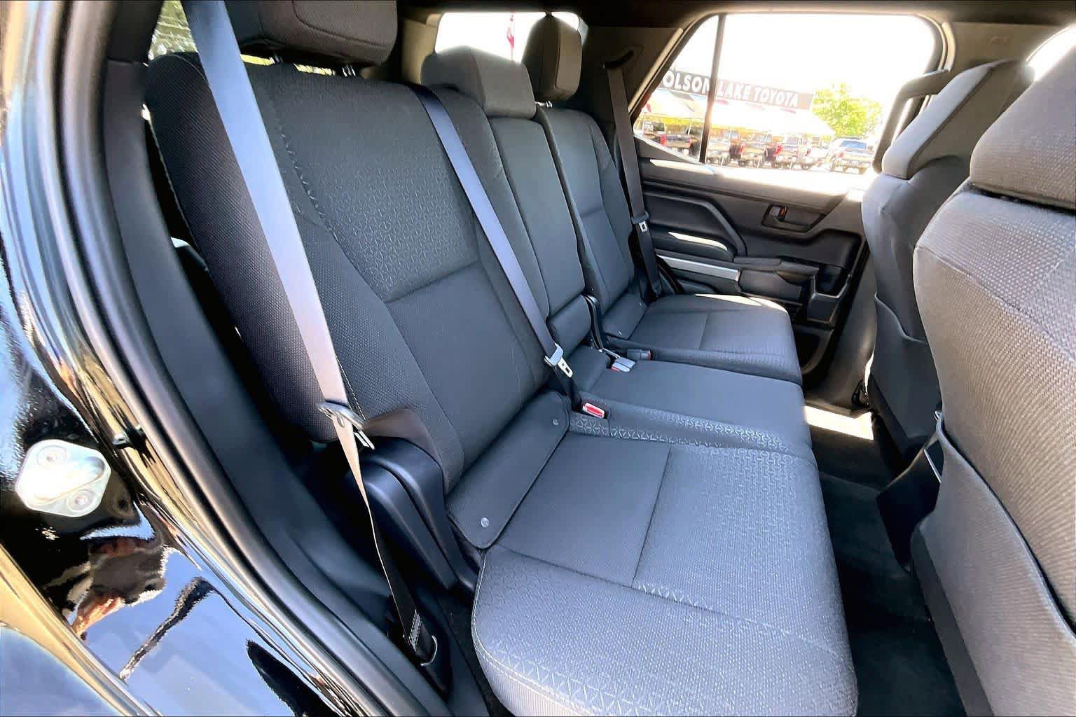 Used 2025 Toyota 4Runner SR5 AWD/4WD image 19