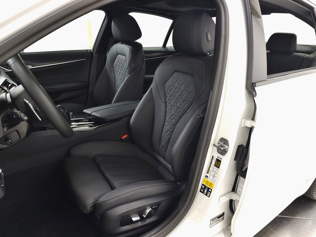Used 2023 BMW 530i xDrive w/ M Sport Package AWD/4WD image 19
