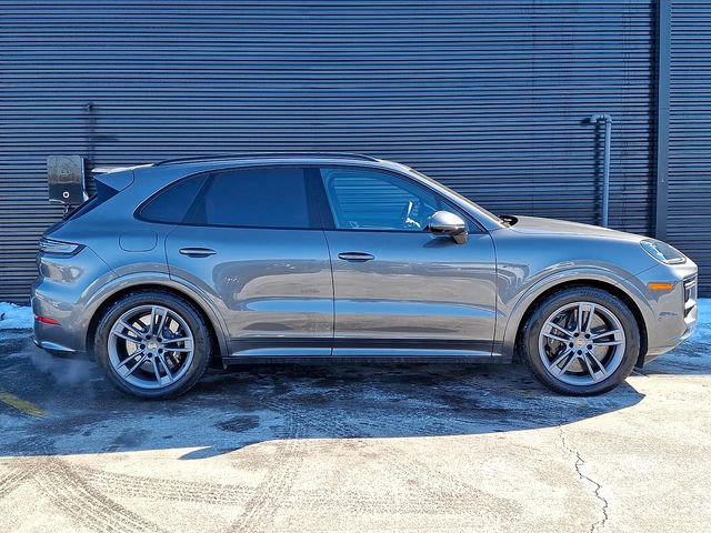 New 2025 Porsche Cayenne Turbo image 8