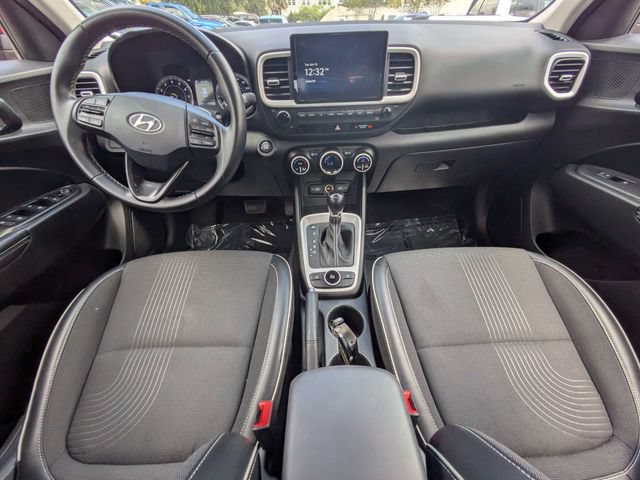 Used 2022 Hyundai Venue Limited FWD image 13