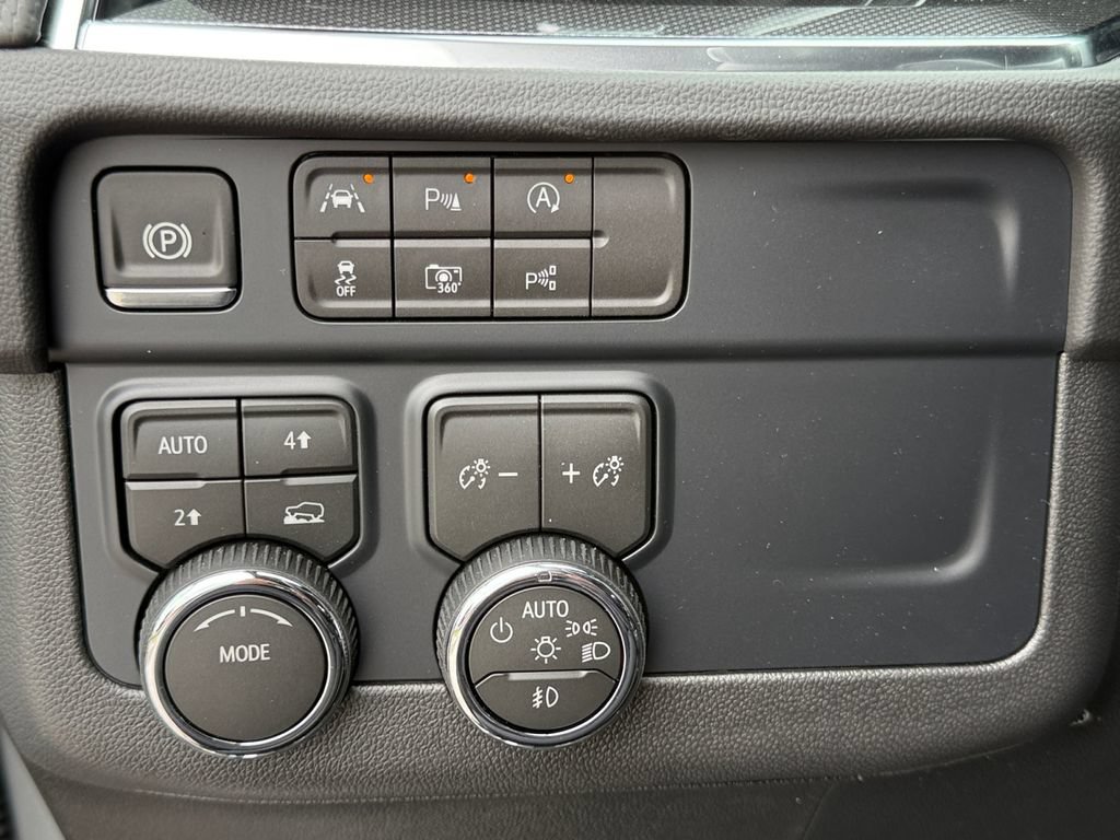 New 2026 Chevrolet Suburban RST w/ Comfort Package AWD/4WD image 22