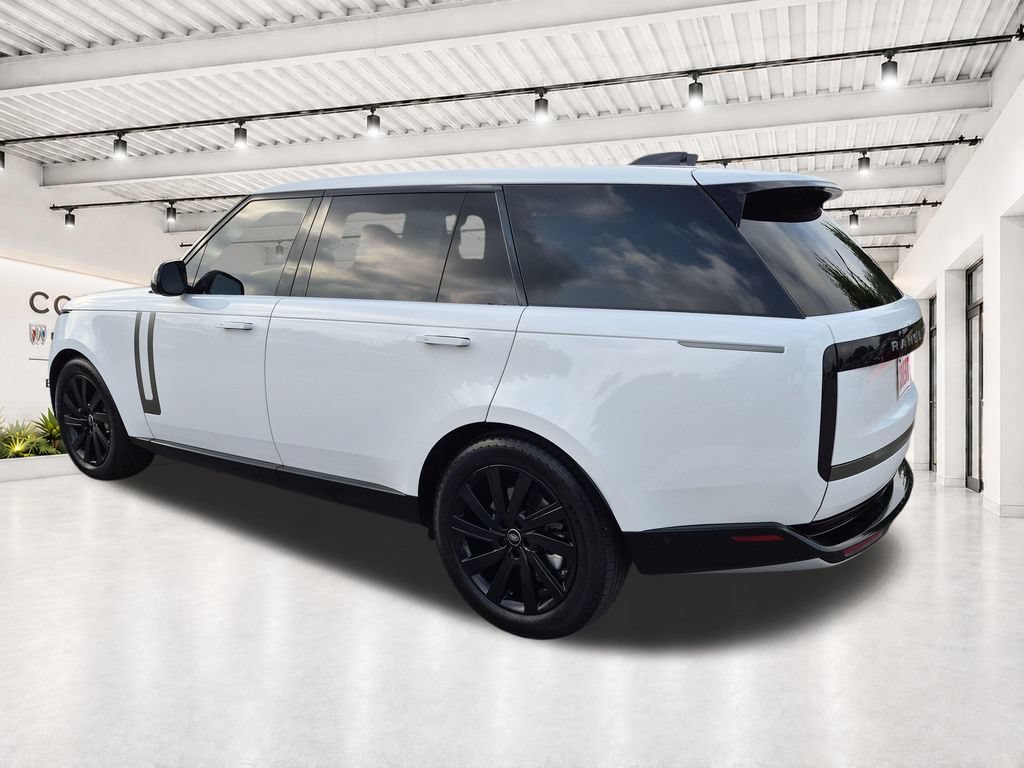 Used 2024 Land Rover Range Rover Long Wheelbase SE AWD/4WD image 9