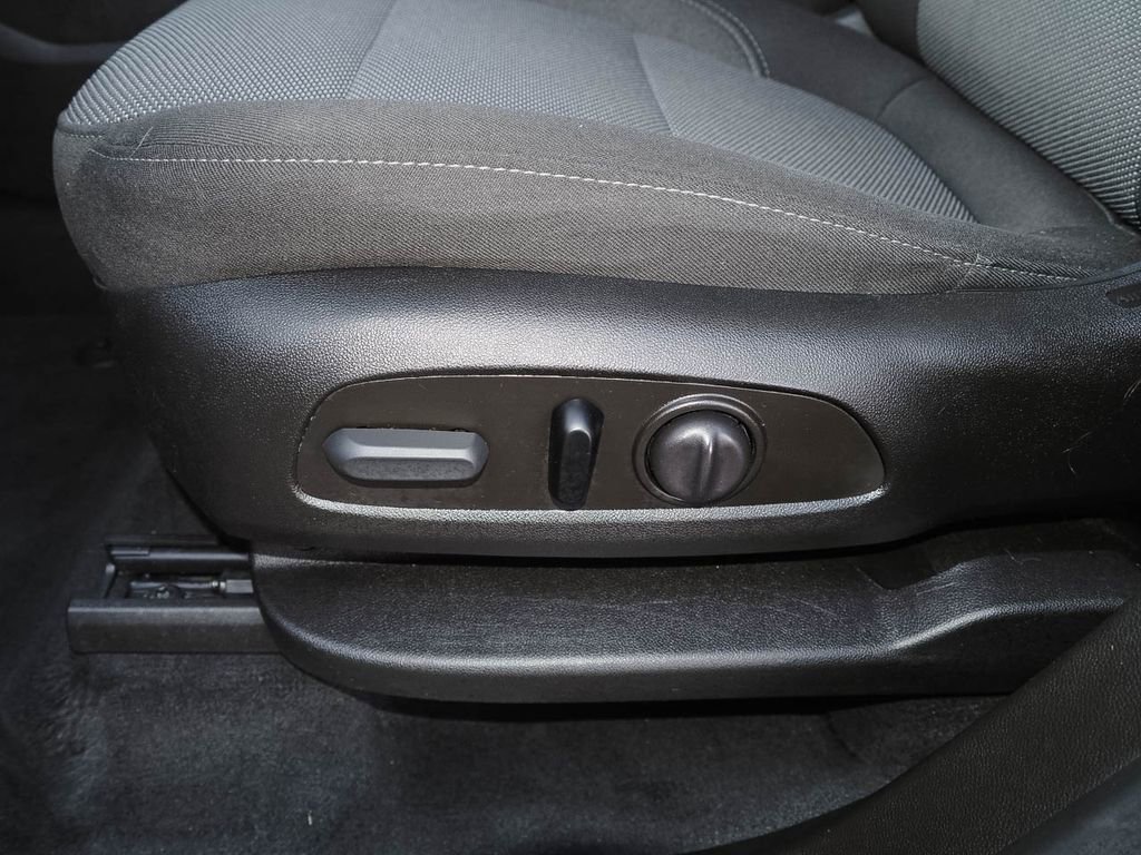 Used 2023 Chevrolet Traverse LT image 24