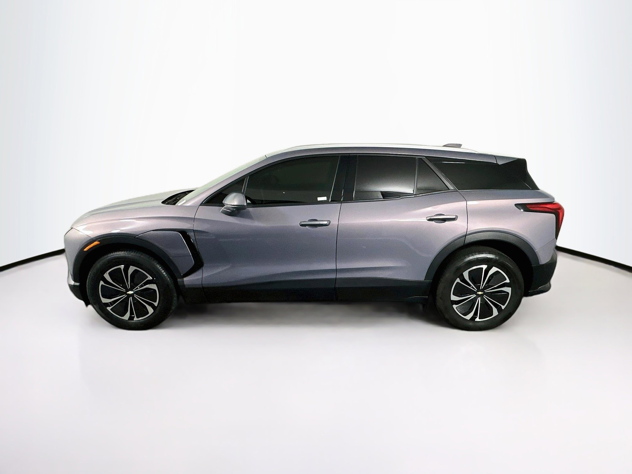 Used 2024 Chevrolet Blazer EV LT AWD/4WD image 4