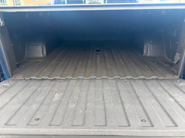 Used 2020 Chevrolet Silverado 1500 High Country w/ Technology Package image 30