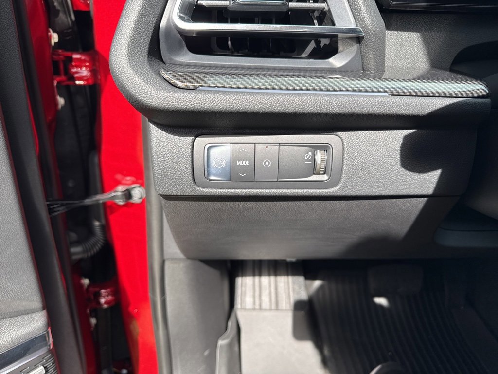 New 2025 Chevrolet Traverse High Country w/ LPO, Floor Liner Package image 13