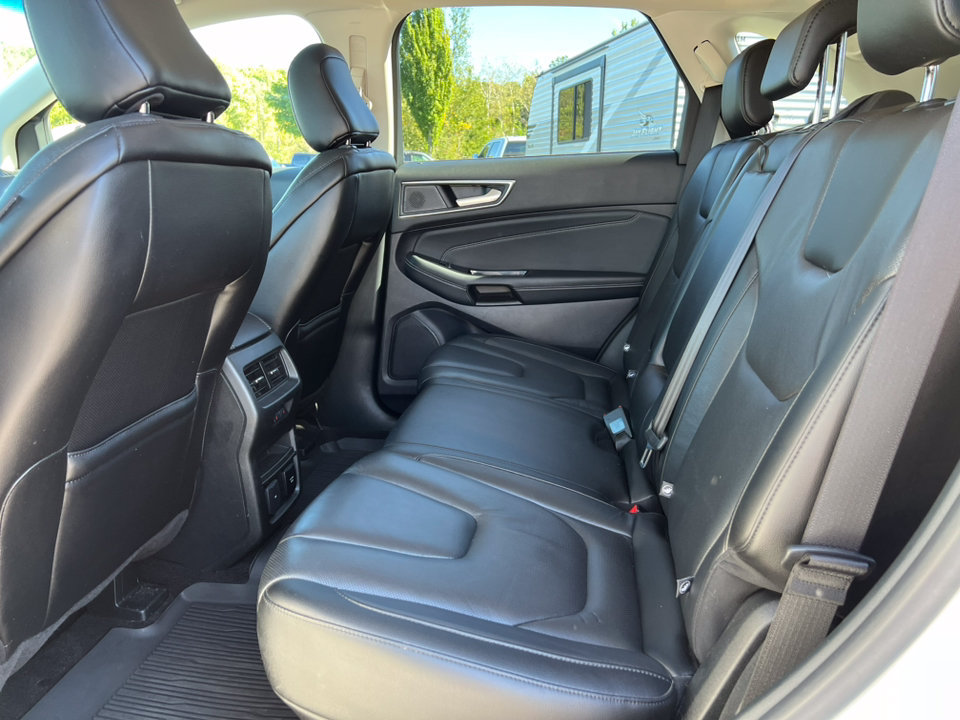 Certified 2020 Ford Edge Titanium w/ Equipment Group 301A AWD/4WD image 4