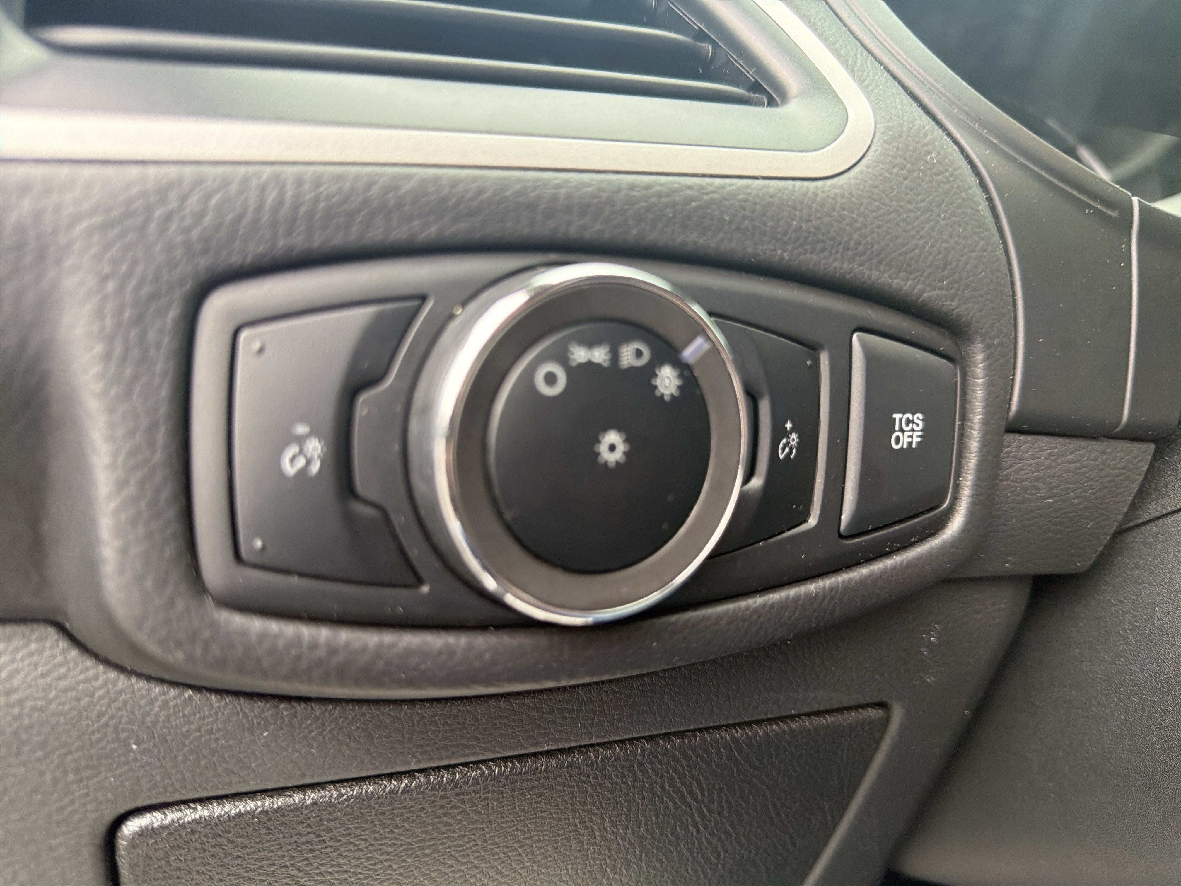 Used 2024 Ford Edge SEL AWD/4WD image 30