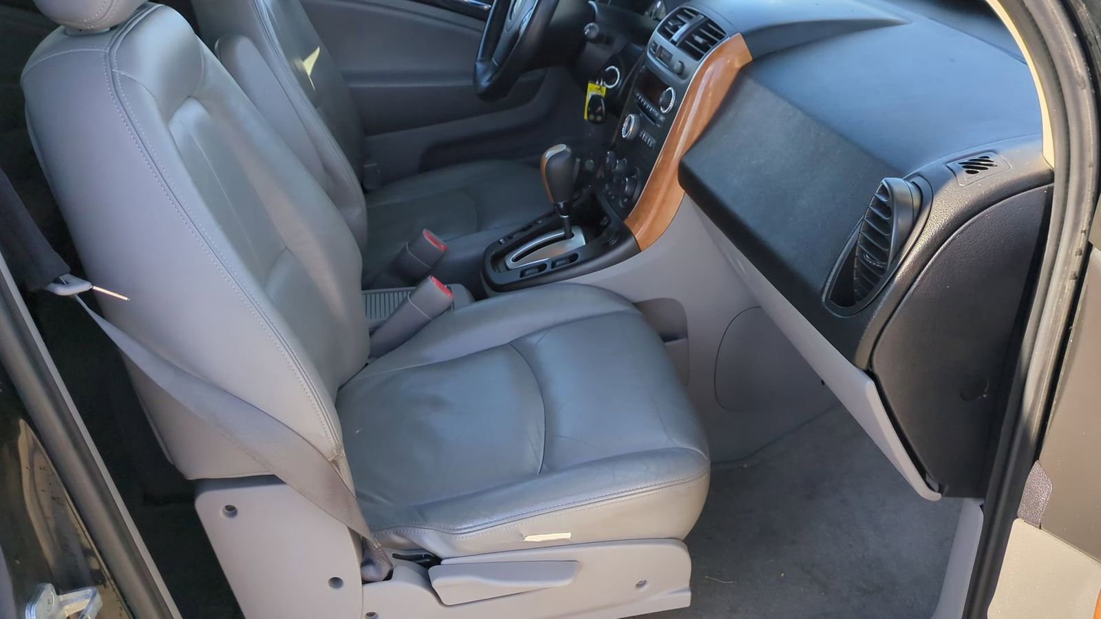 Used 2006 Saturn Vue AWD V6 w/ Sun & Sound Pkg image 9