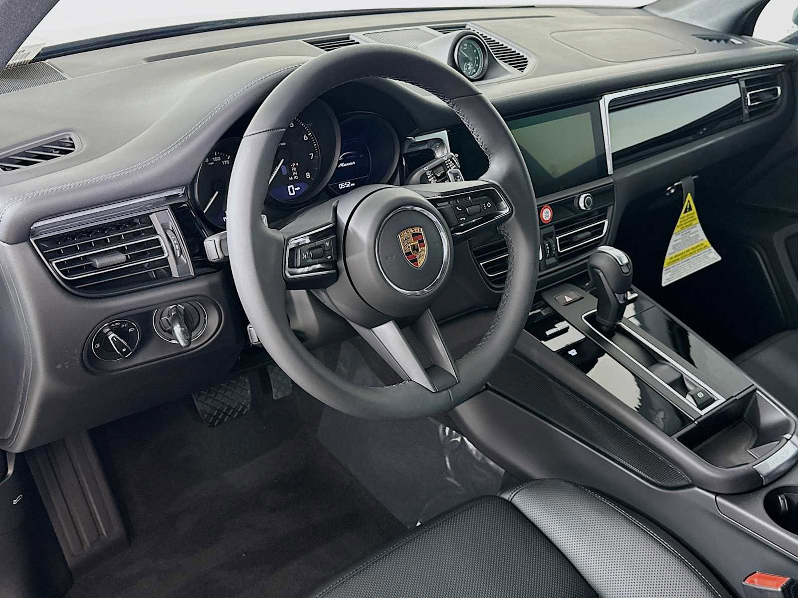 New 2026 Porsche Macan AWD/4WD image 4