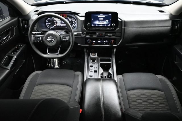 Used 2023 Nissan Pathfinder S FWD image 13