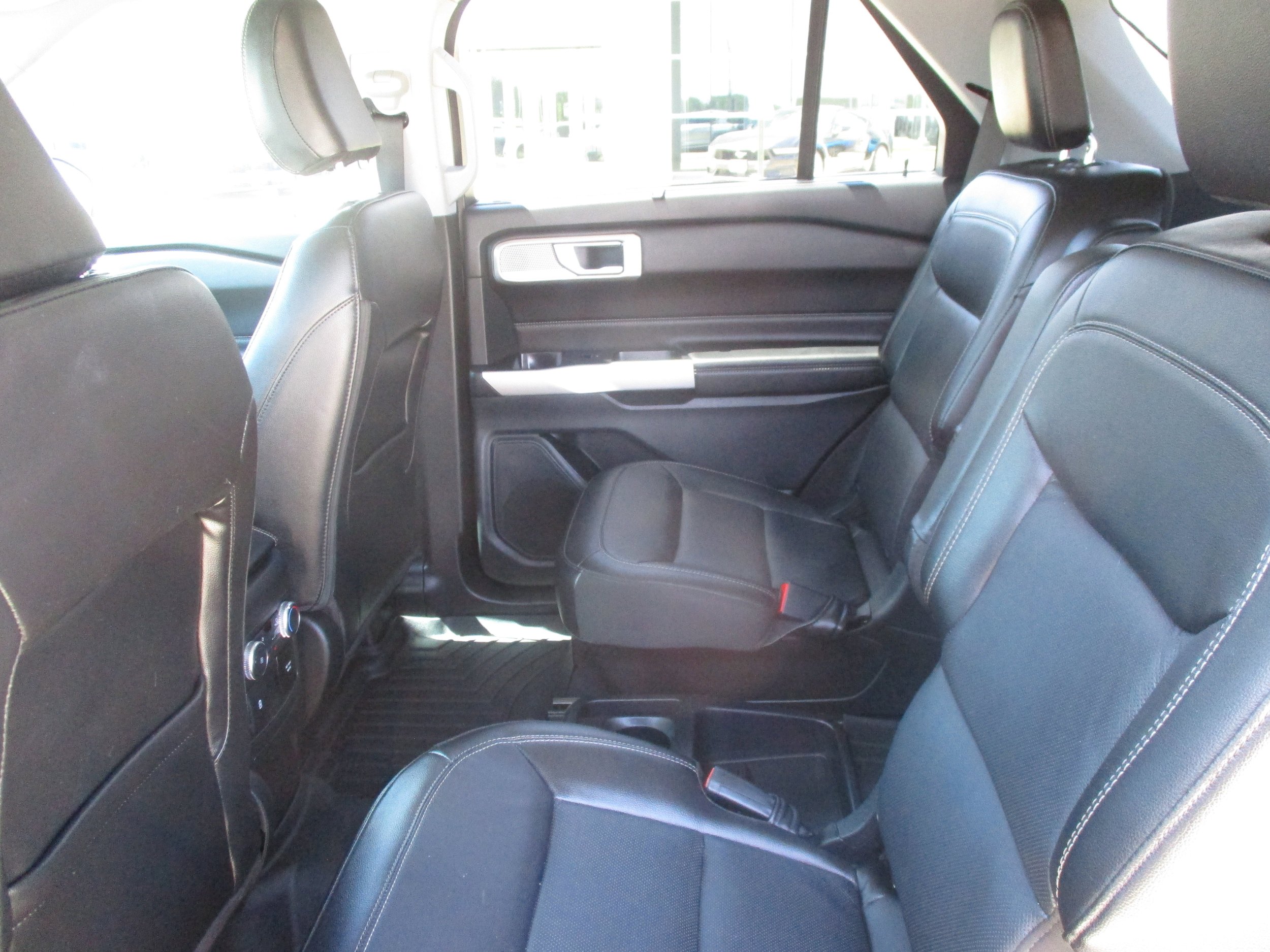 Used 2022 Ford Explorer Limited w/ Hybrid Equipment Group 310A AWD/4WD image 42