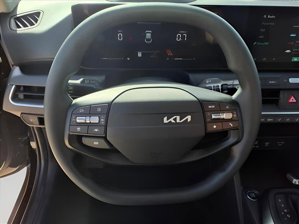 Used 2025 Kia K4 LXS image 7