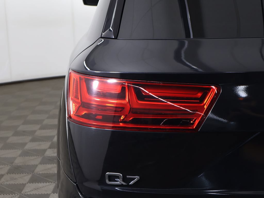 Used 2018 Audi Q7 3.0T Premium Plus AWD/4WD image 19