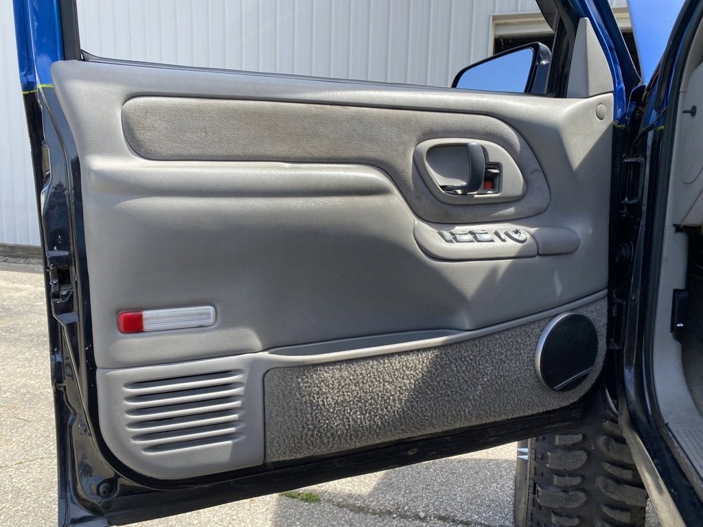 Used 1999 Chevrolet Silverado 3500 4x4 Crew Cab w/ Preferred Equipment Group 3 image 18