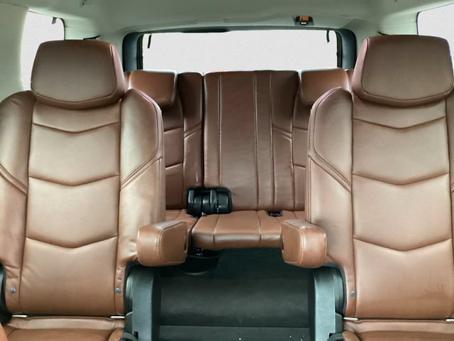 Used 2020 Cadillac Escalade Luxury AWD/4WD image 13
