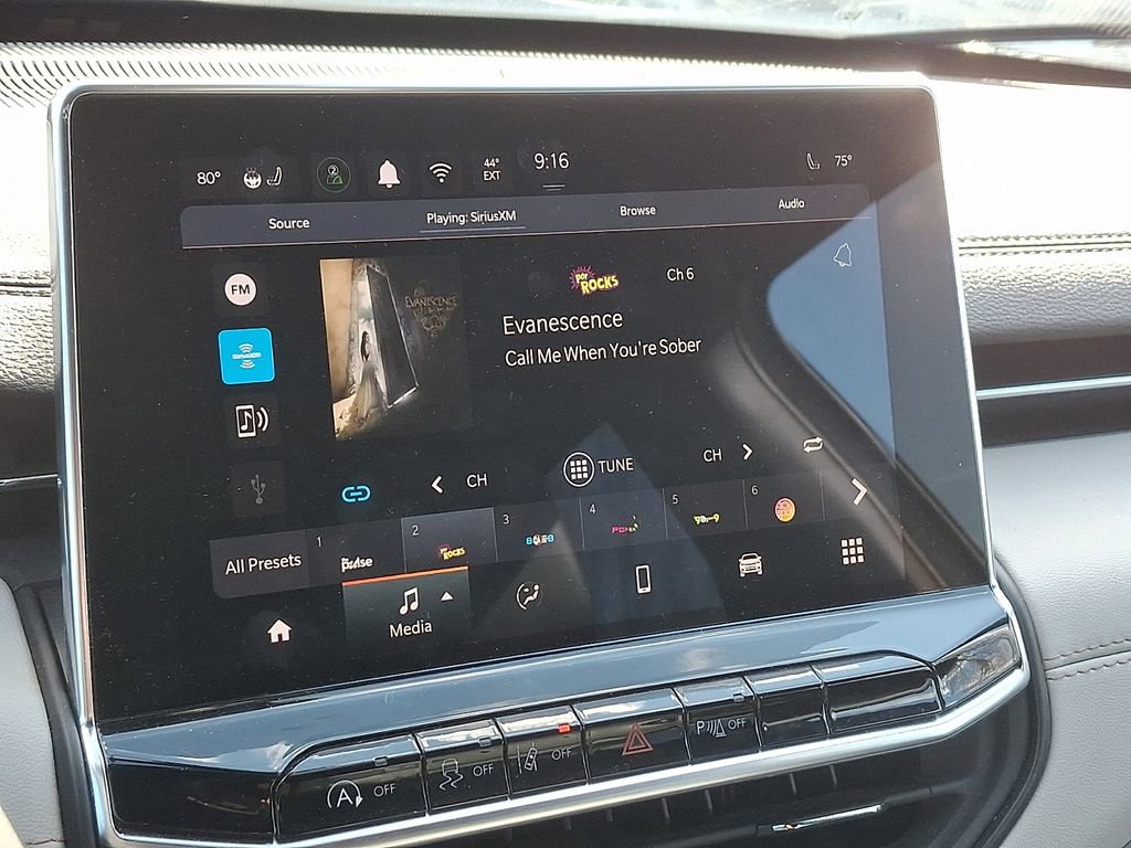 Used 2025 Jeep Compass Limited image 15