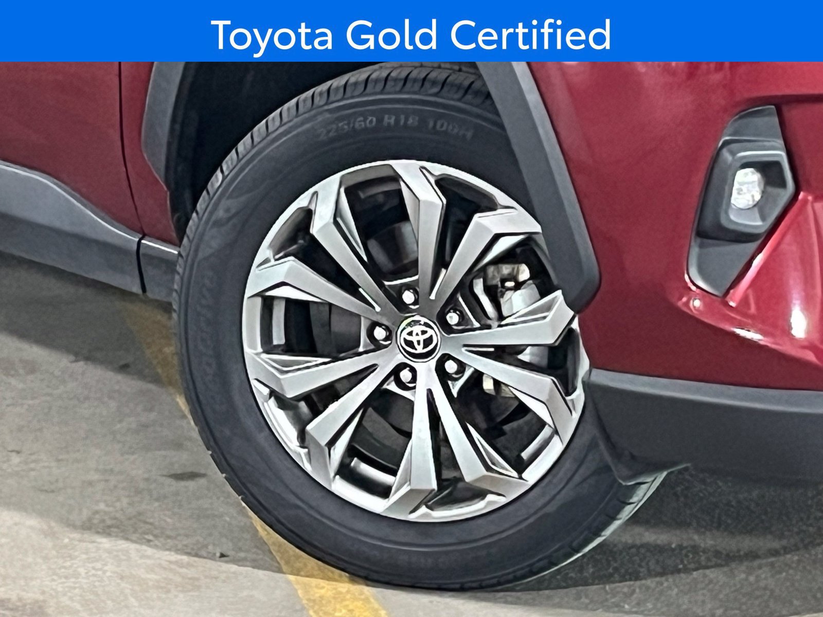 Used 2022 Toyota RAV4 XLE Premium AWD/4WD image 2