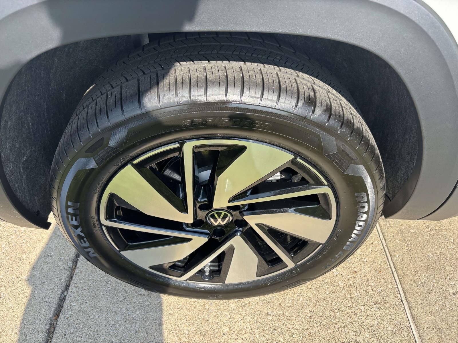 New 2026 Volkswagen Atlas SE image 10