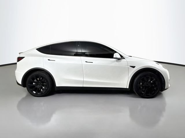 Used 2024 Tesla Model Y 2WD image 4