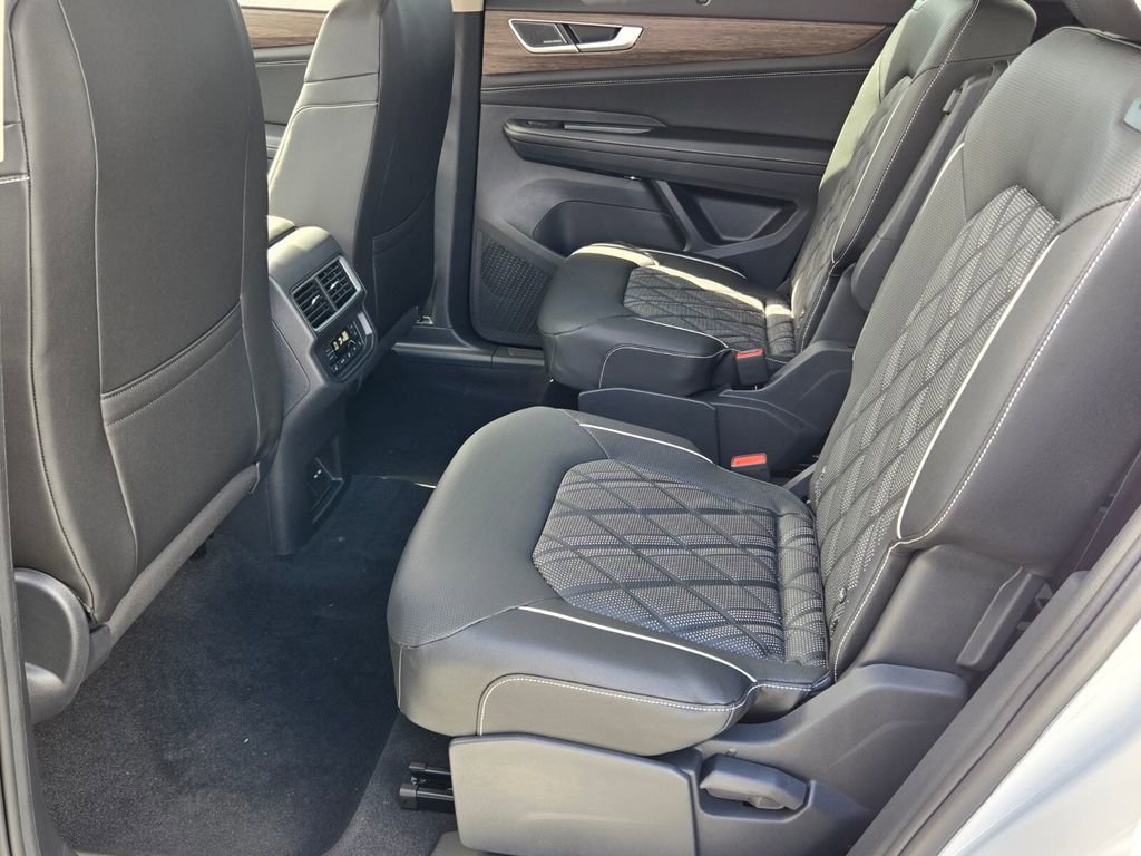 New 2026 Volkswagen Atlas SEL Premium R-Line image 7