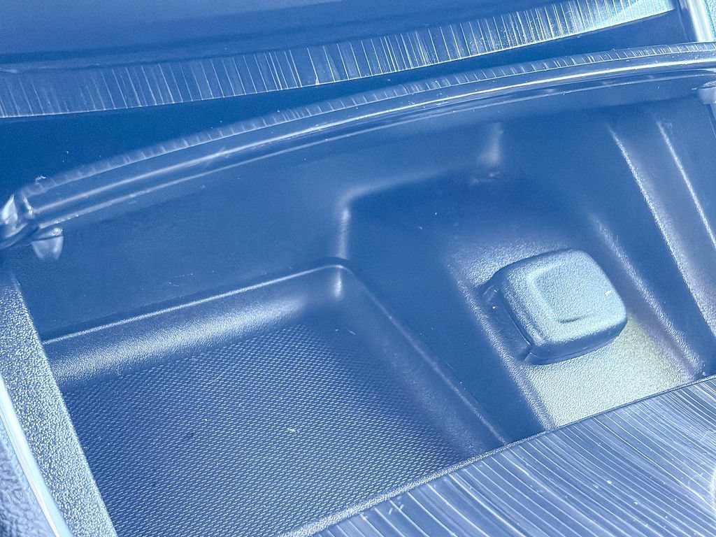 Used 2017 Chevrolet Impala Premier FWD image 33