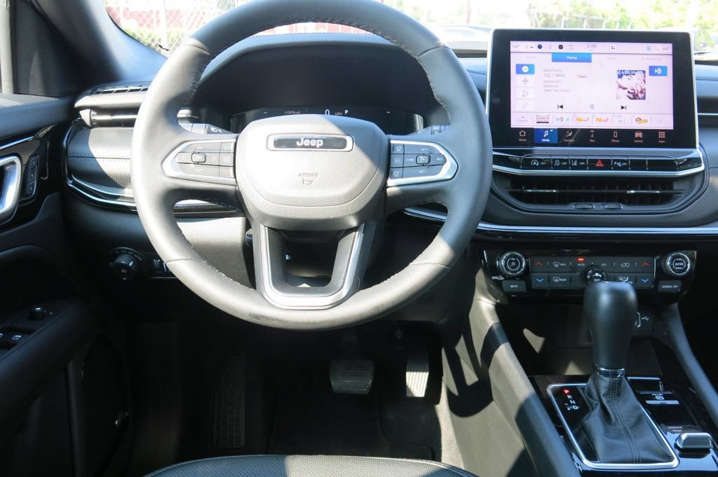 Used 2025 Jeep Compass Limited w/ High Altitude Package AWD/4WD image 20