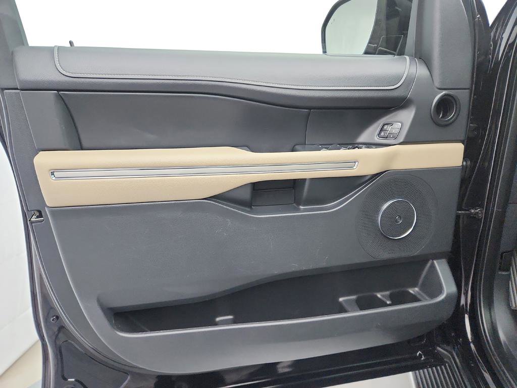 Used 2023 Ford Expedition Limited image 23