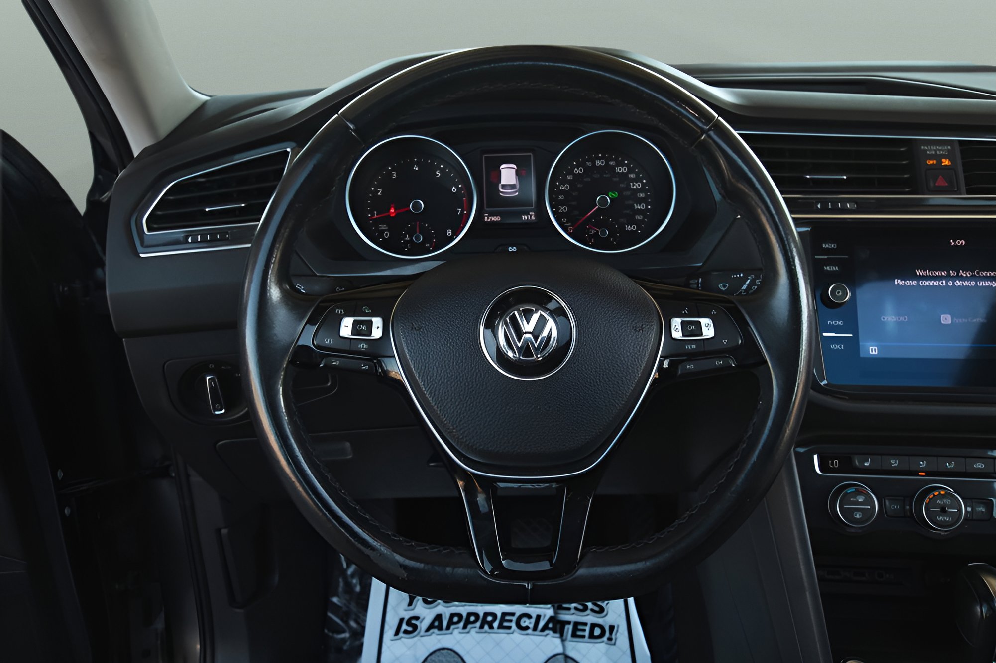 Used 2019 Volkswagen Tiguan SE w/ Panoramic Sunroof Package FWD image 20